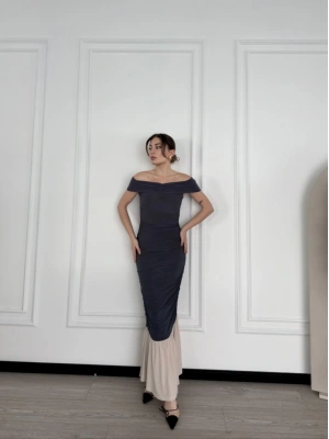 Striptiz Omuzlu Uzun Elbise- Füme -