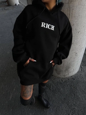 Uzun Kol Kapüşonlu Göğüs Baskılı SweatShirt - Siyah -