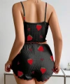 Bicomi Pamuklu Siyah Üstüne Çilek Desen Fitilli Askılı Şortlu Pijama Takımı