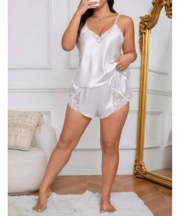 Bicomi Büyük Beden Beyaz Dantel İşlemeli Saten Şortlu Takım