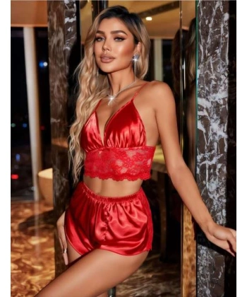 Bicomi Kırmızı Büstiyer Dantel Detaylı İnce Askılı Saten Şortlu Takım