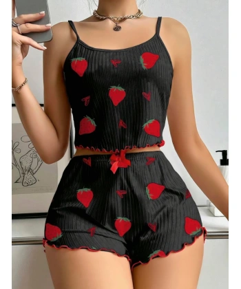 Bicomi Pamuklu Siyah Üstüne Çilek Desen Fitilli Askılı Şortlu Pijama Takımı