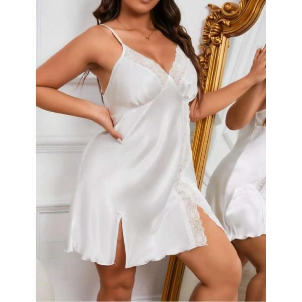 Bicomi Büyük Beden Dantel İşlemeli Beyaz Saten Gecelik