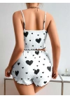 Bicomi Pamuklu Beyaz Üstüne Siyah Kalp Desen Fitilli Askılı Şortlu Pijama Takımı