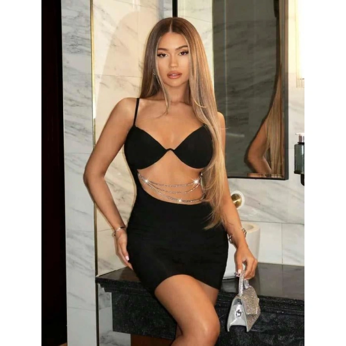 Bicomi Zincir Detaylı Göğüs Dekolteli Siyah Mini Club Elbisesi