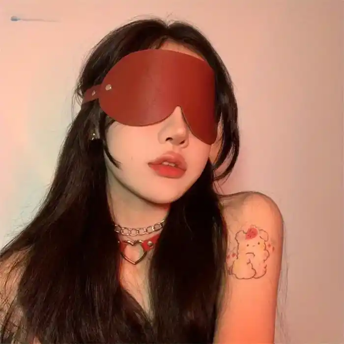 kırmızı deri göz bandı