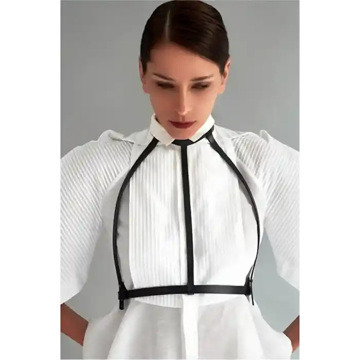 Elbise Üstü Deri Aksesuar