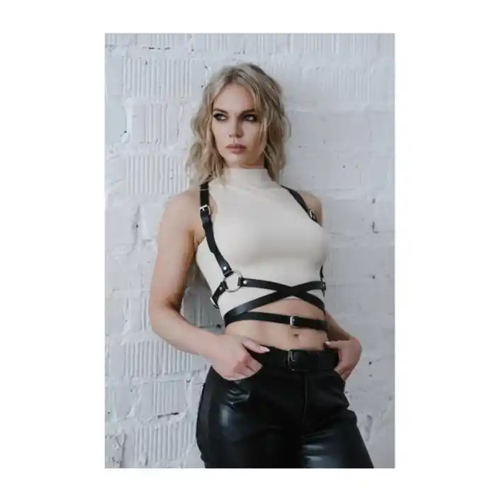 Elbise Üstü Giyilebilen Deri Aksesuar