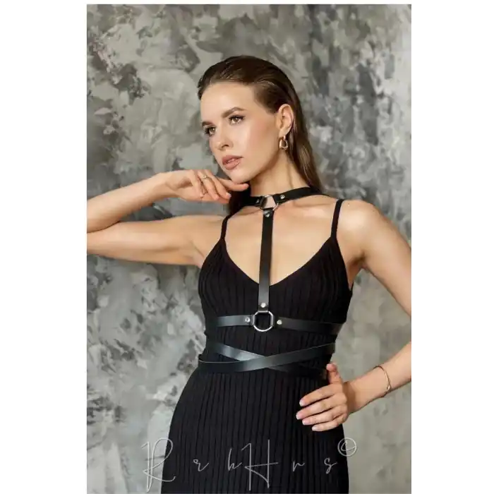 Elbise Üstü Giyilebilen Deri Aksesuar