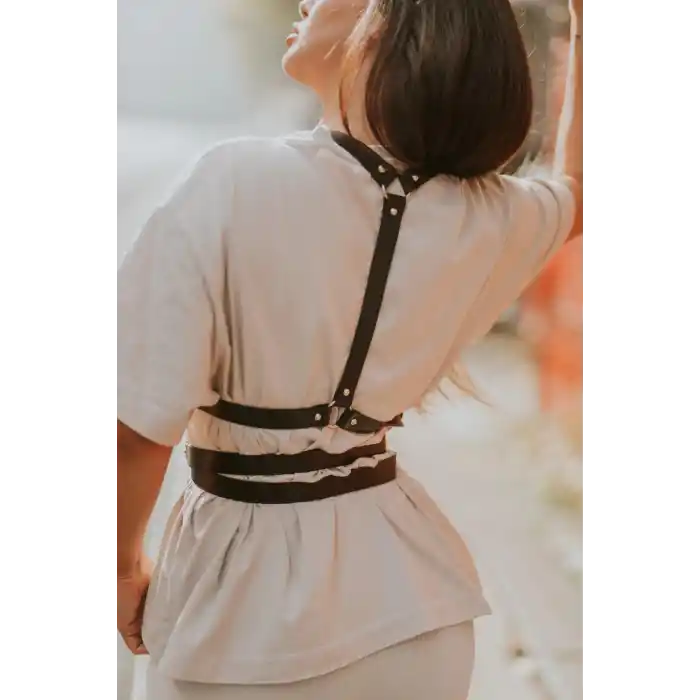 Elbise Üstü Giyilebilen Deri Aksesuar
