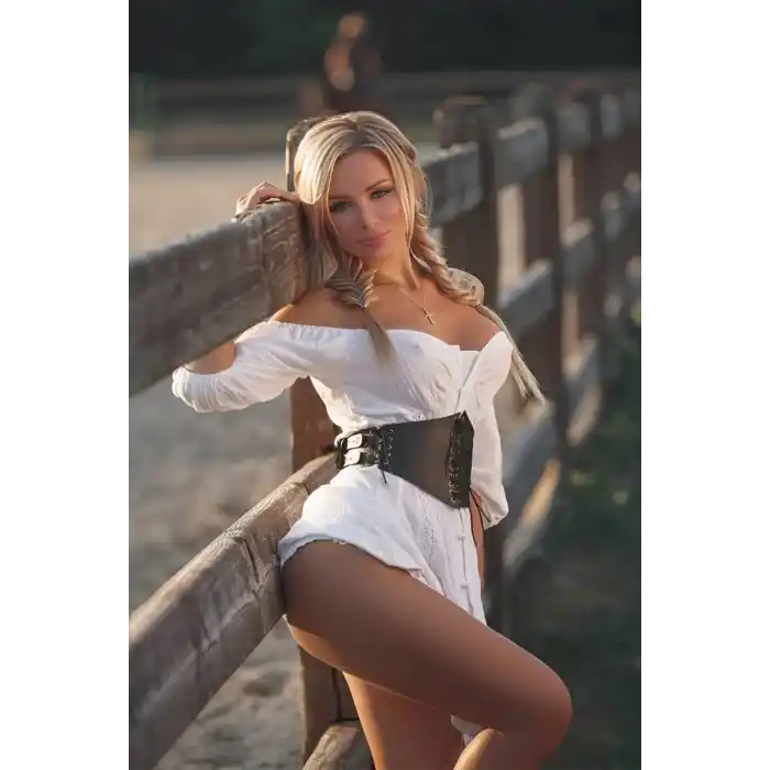 Elbise ve Gömlek Üstü Giyilebilen Deri Aksesuar