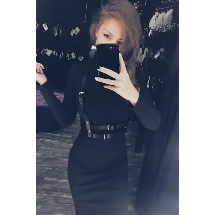 Elbise ve gömlek Üstü Giyilebilen Deri Aksesuar