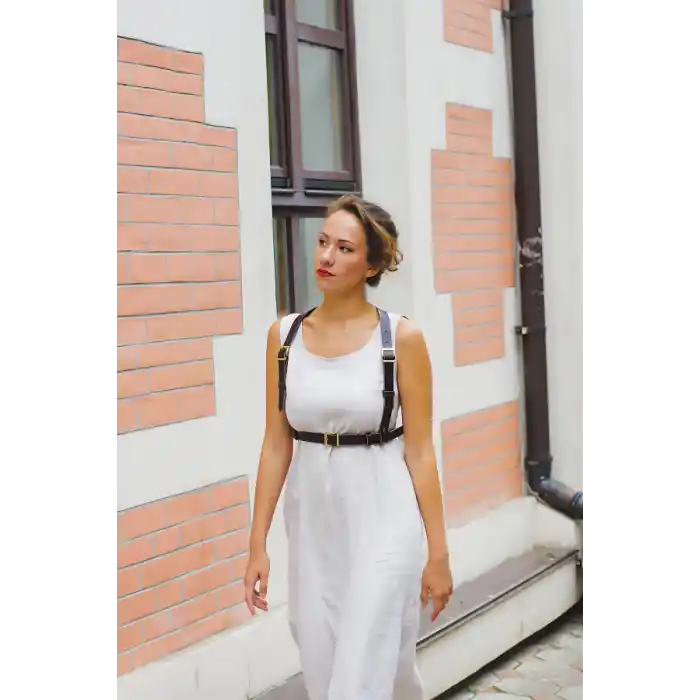 Elbise ve gömlek Üstü Giyilebilen Deri Aksesuar