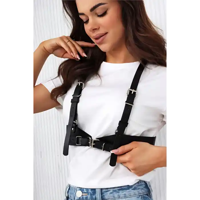 Elbise ve Gömlek Üstü Giyilebilen Deri Aksesuar