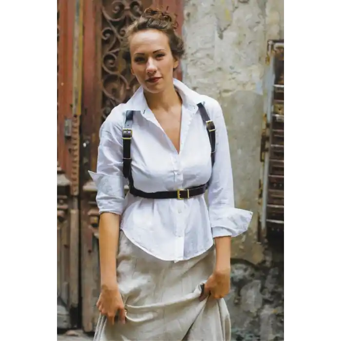 Elbise ve gömlek Üstü Giyilebilen Deri Aksesuar