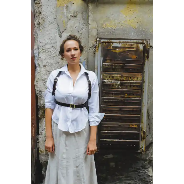 Elbise ve gömlek Üstü Giyilebilen Deri Aksesuar