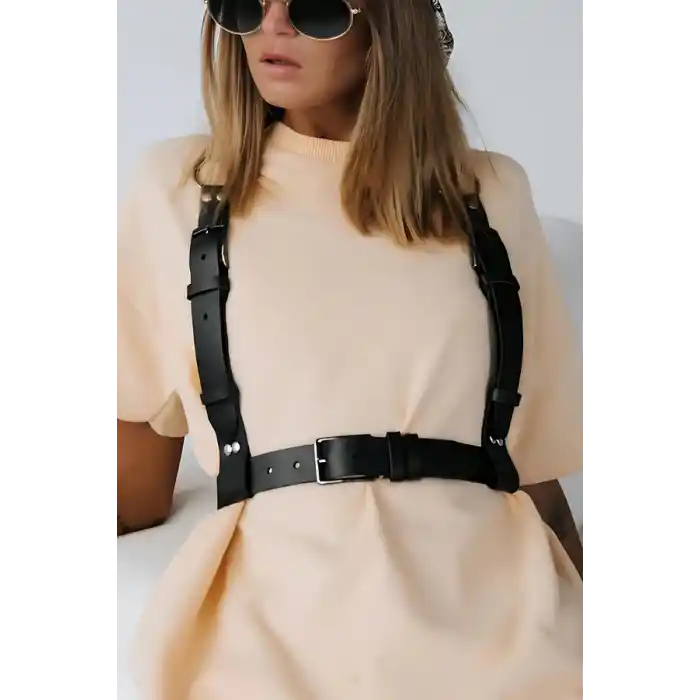 Elbise ve Gömlek Üstü Giyilebilen Deri Aksesuar