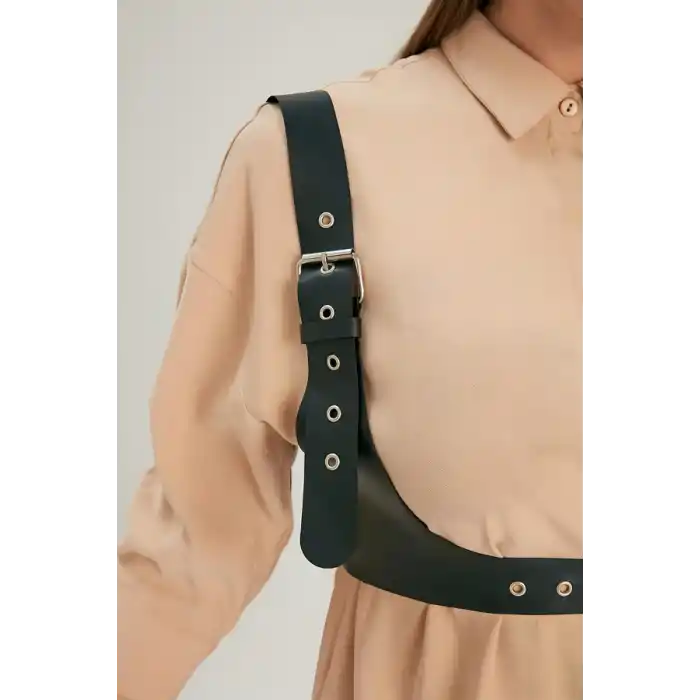 Elbise ve Gömlek Üstü Giyilebilen Deri Aksesuar