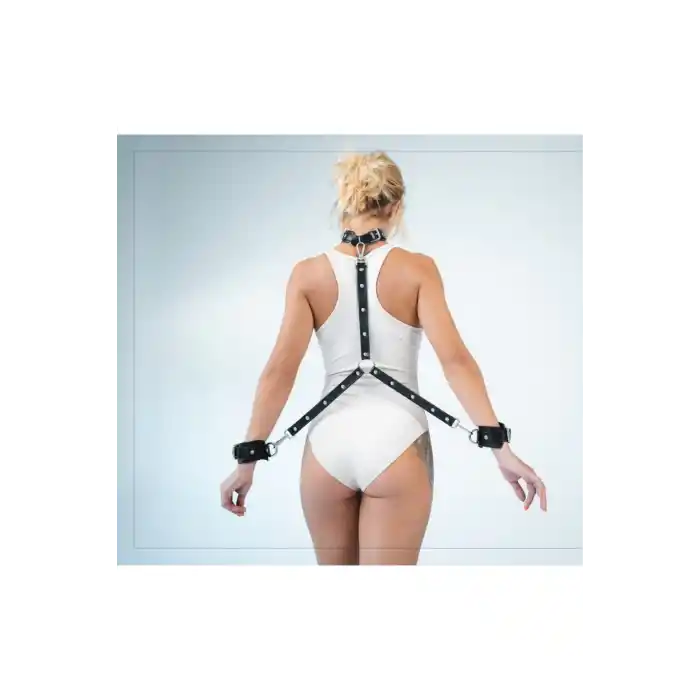 Fantezi esaret kelepçesi