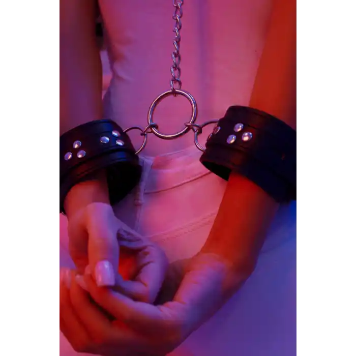 Fantezi Esaret Kelepçesi