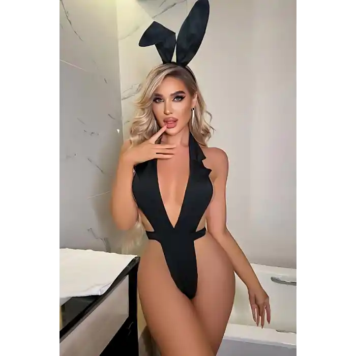 Tavşan Detaylı Siyah Gecelik