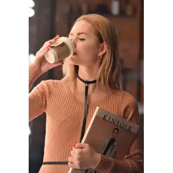 Elbise ve Gömlek Üstü Giyilebilen Deri Aksesuar