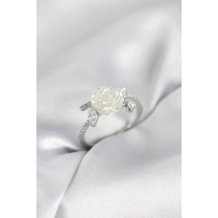 Gümüş Renk Gül Model Zirkon Taşlı Kadın Yüzük