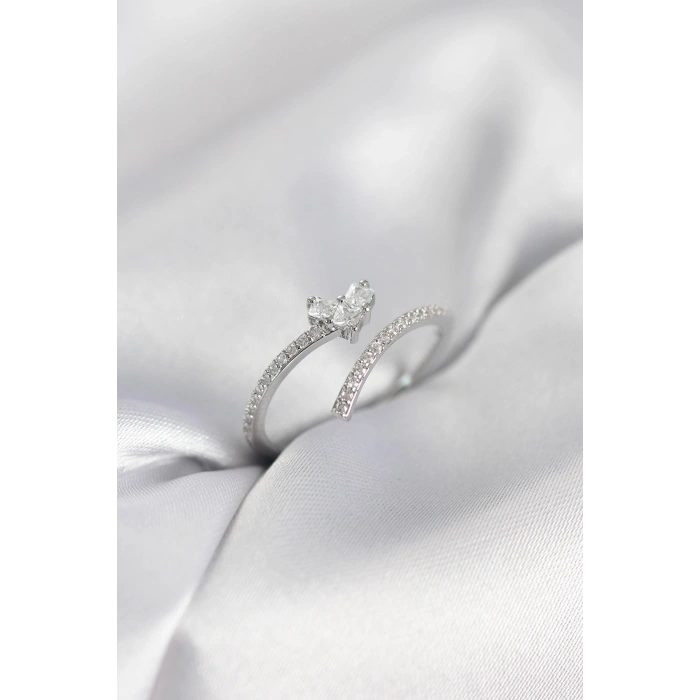 Gümüş Renk Zirkon Taşlı Kuyruklu Kalp Model Kadın Yüzük