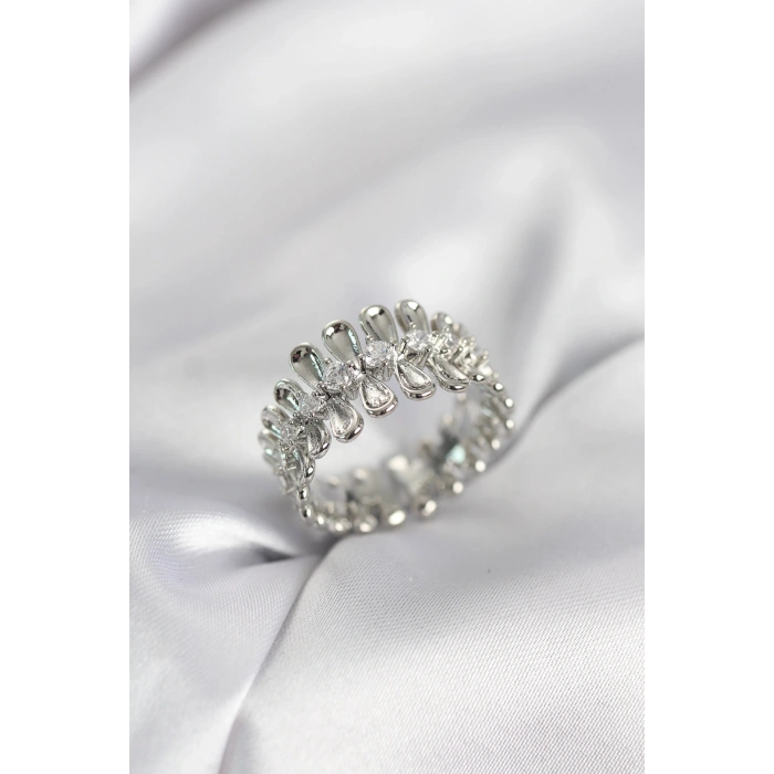 Gümüş Renk Zirkon Taşlı Sıralı Damla Model Kadın Yüzük