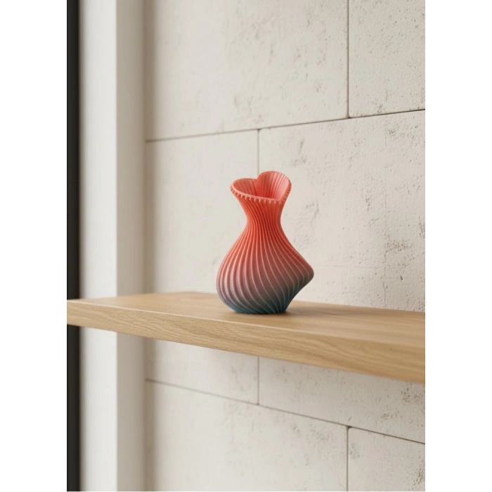 Kalp Tasarımlı Modern Dekor Vazo 15 cm Şık ve Estetik Görünüm