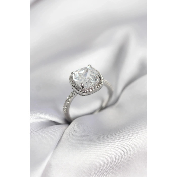 Kare Tek Taş Model Zirkon Taşlı Gümüş Renk Kadın Yüzük