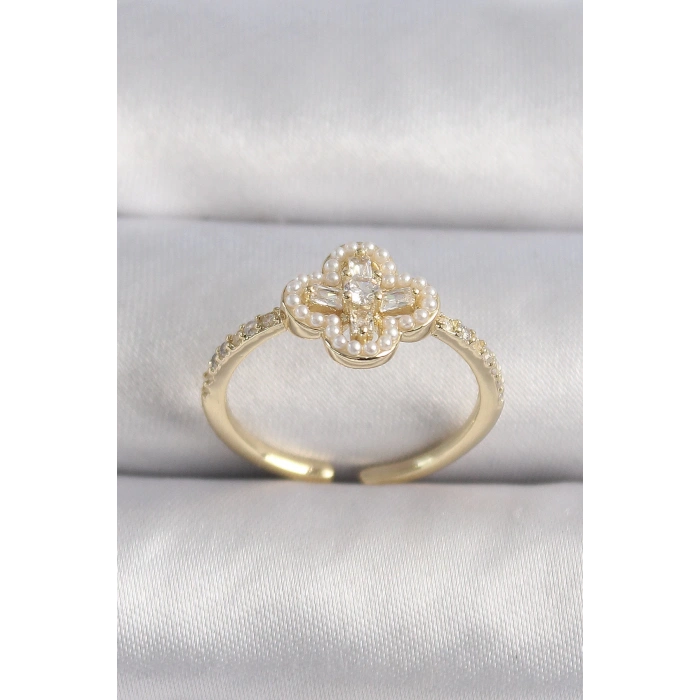 Pirinç Gold Renk Zirkon Taşlı Yonca Model İnci Detay Kadın Yüzük