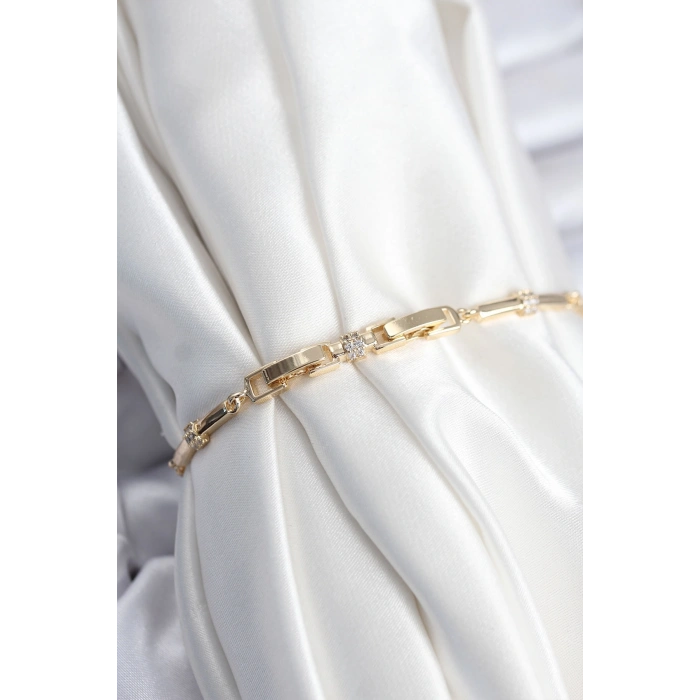 Pirinç VIP Seri Gold Renk Parçalı Model Zirkon Taşlı Kadın Bileklik