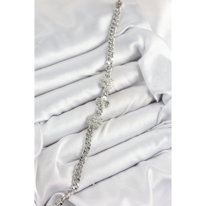 Pirinç Zirkon Taşlı Yonca Model Gümüş Renk Kadın Bileklik