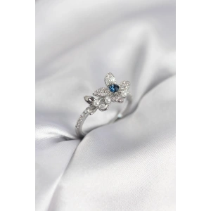 Gümüş Renk Çiçek Model Zirkon Taşlı Kadın Yüzük