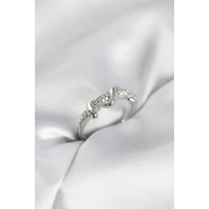 Gümüş Renk Zirkon Taşlı Sarmal Yılan Model Kadın Yüzük