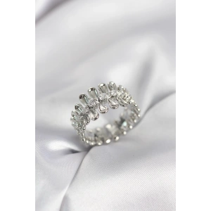 Gümüş Renk Zirkon Taşlı Sıralı Damla Model Kadın Yüzük