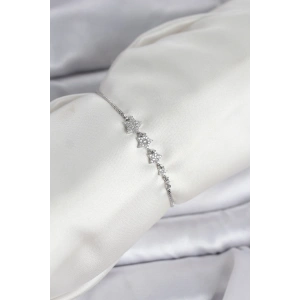 Gümüş Renk Zirkon Taşlı Yıldız Model Asansörlü Kadın Bileklik