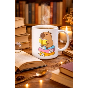 Kitap Okuyan Kapibara Tasarımlı Porselen Kupa MODEL 100 – Kahve & Çay Keyfi İçin Sıcacık ve Sevimli Tasarım CAPYBARA