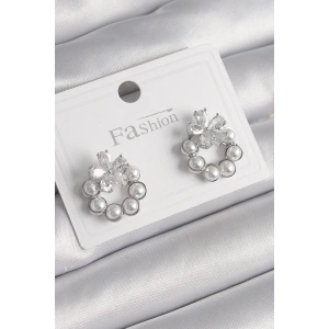 Pirinç Gümüş Renk İncili Halka Model Zirkon Taşlı Çiçek Detay Kadın Küpe