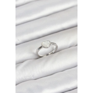 Pirinç Gümüş Renk Kalpli Kadın Yüzük