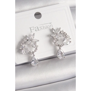 Pirinç Gümüş Renk Zirkon Taşlı Çiçek Model Sallantı Damla Detay Kadın Küpe