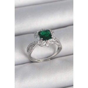 Pirinç Gümüş Renk Zirkon Taşlı Yeşil Tektaş Model Kadın Yüzük