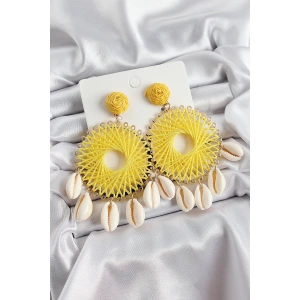 Sarı Hasır Örgü Sarmal Model Sallantılı Deniz Kabuğu Detaylı Gold Renk Kadın Küpe