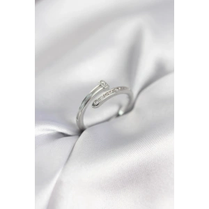 Zirkon Taşlı Gümüş Renk Yassı Çivi Model Kadın Yüzük