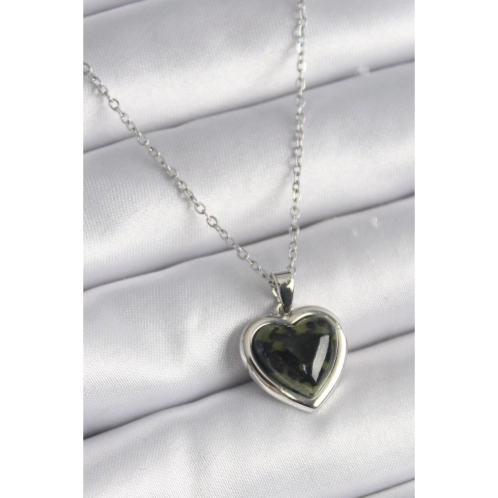 316L Çelik Gümüş Renk Yeşil Mineli Kalp Model Kadın Kolye