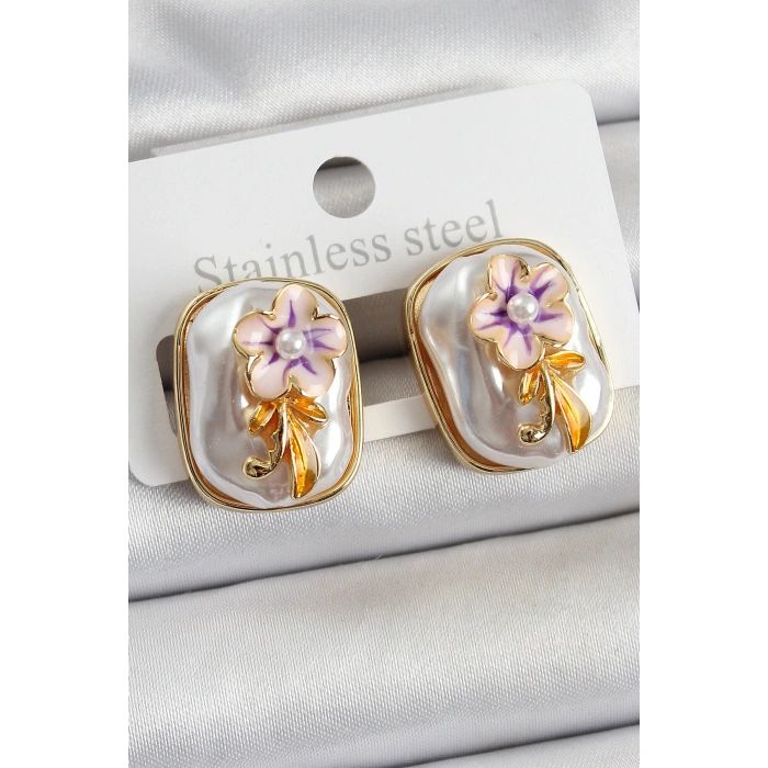 Pirinç Beyaz Mineli İnci Detaylı Çiçek Figürlü Sanatsal Portre Model Gold Renk Kadın Küpe - TJ-BKP10692