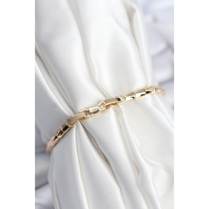 Pirinç VIP Seri Gold Renk Zirkon Taşlı Yıldız Model Kadın Bileklik - TJ-BB7931