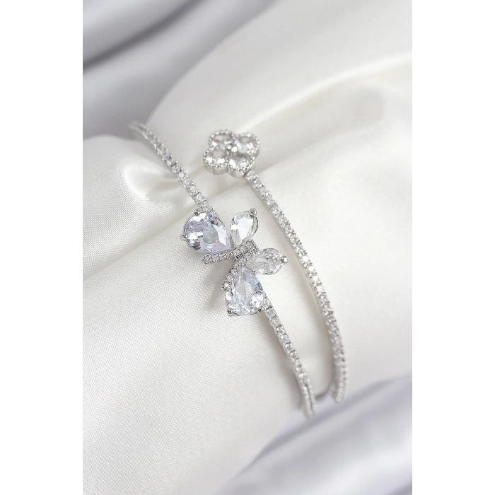 Pirinç Zirkon Taşlı Ve Yonca Model Gümüş Renk Kadın Bileklik - TJ-BB7850