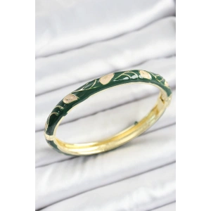 Mineli Pirinç Gold Renk Yeşil Çiçek Motifli Kadın Kelepçe - TJ-BB7149